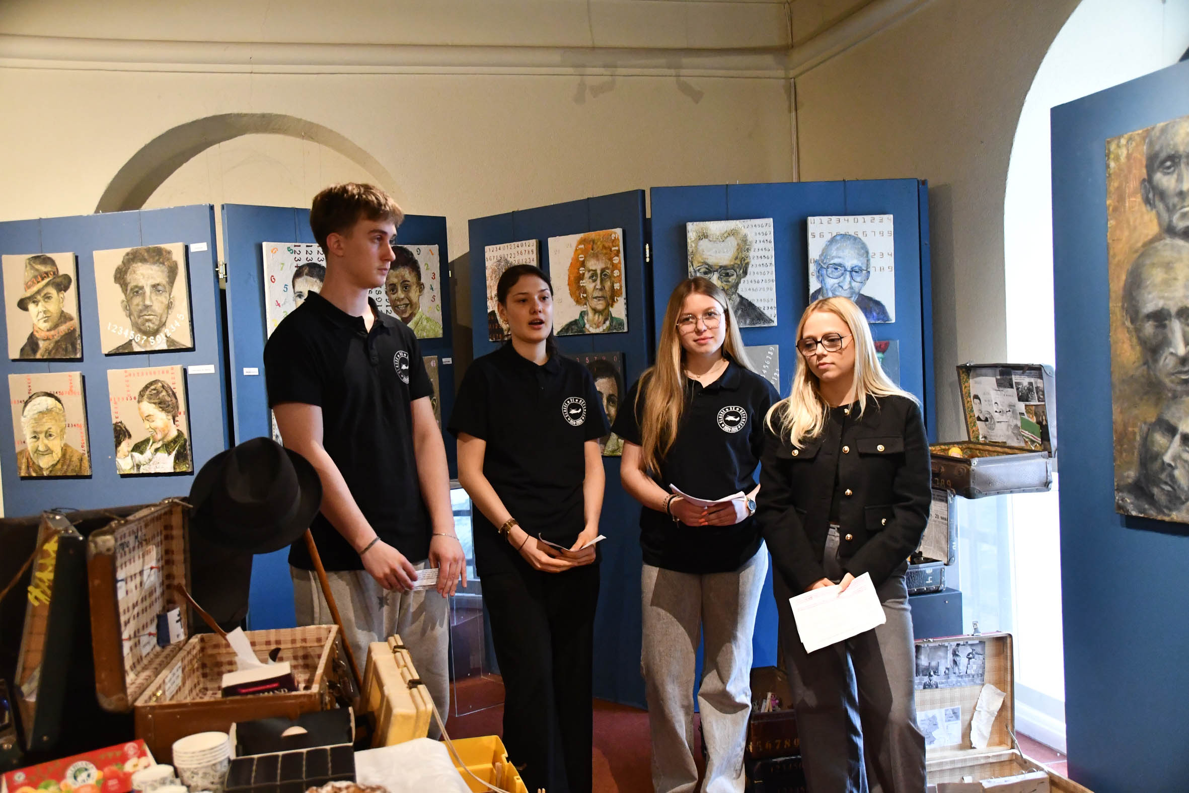 Présentation des élèves dans l'exposition au musée judeo alsacien de Bouxwiller